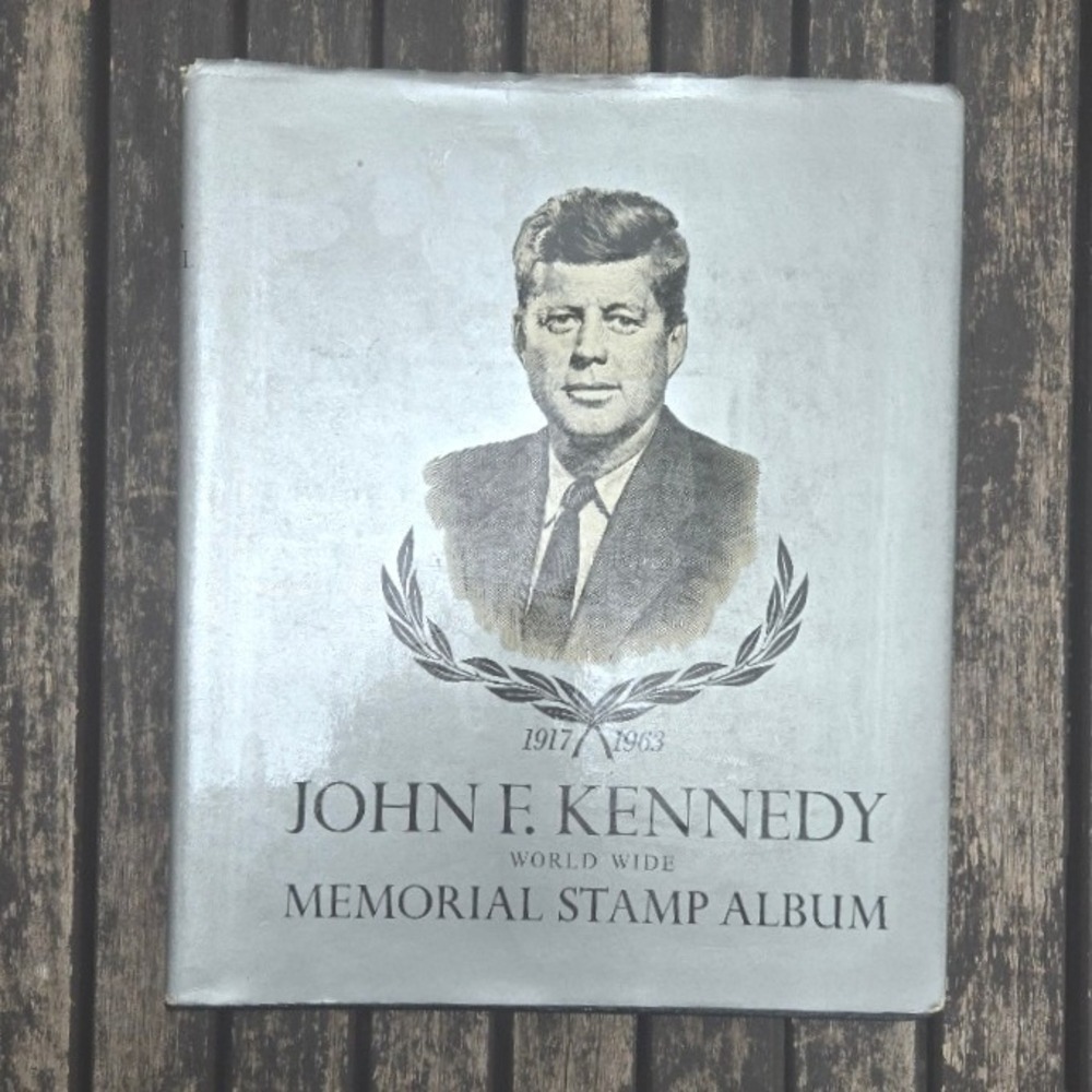 Vintage Minkus John F. Kennedy World Wide Memorial Stamp Album Binder 1964